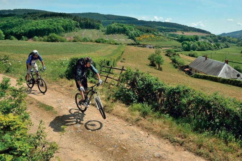 Le Relais Des Lacs Bourgogne Morvan Planchez المظهر الخارجي الصورة